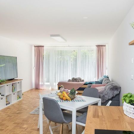 Family Apartment With Garden Ljubljana Luaran gambar